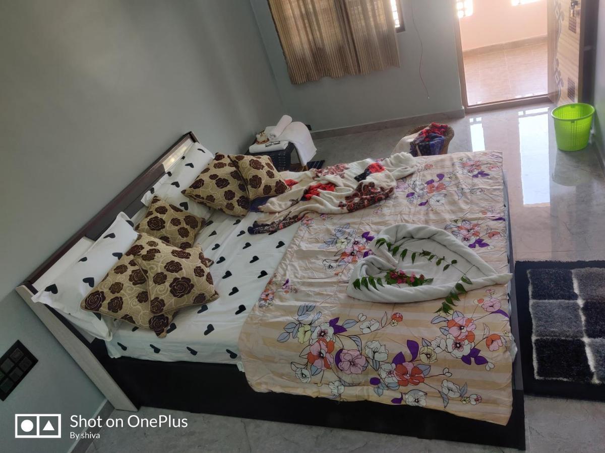 Lee Homestay Hampi Luaran gambar